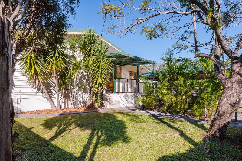 11 Lawson Street, Oxley QLD 4075