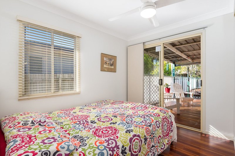 Photo - 11 Lawson Street, Oxley QLD 4075 - Image 7