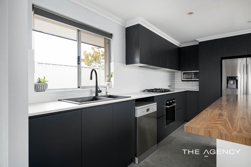 Photo - 11 Lawson Way, Padbury WA 6025 - Image 4