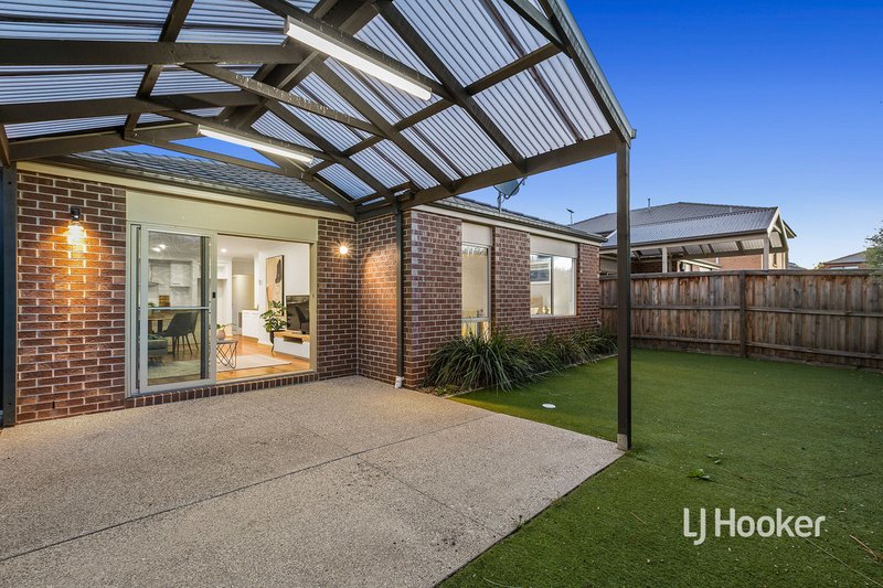 Photo - 11 Leadbeater Street, Point Cook VIC 3030 - Image 16