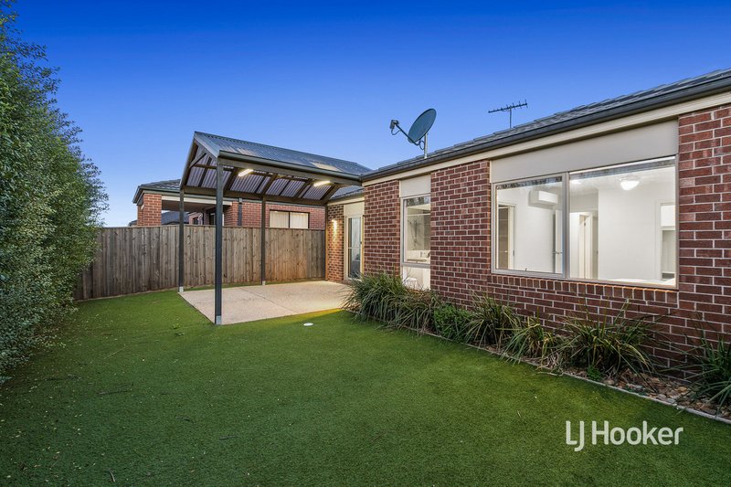 Photo - 11 Leadbeater Street, Point Cook VIC 3030 - Image 17