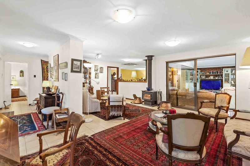 Photo - 11 Lee-Steere Drive, Mariginiup WA 6078 - Image 7
