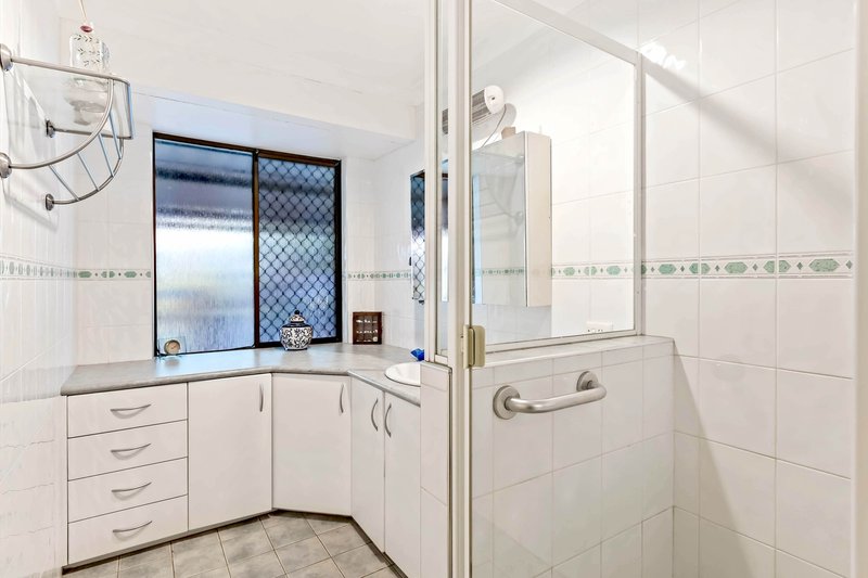Photo - 11 Lee-Steere Drive, Mariginiup WA 6078 - Image 12