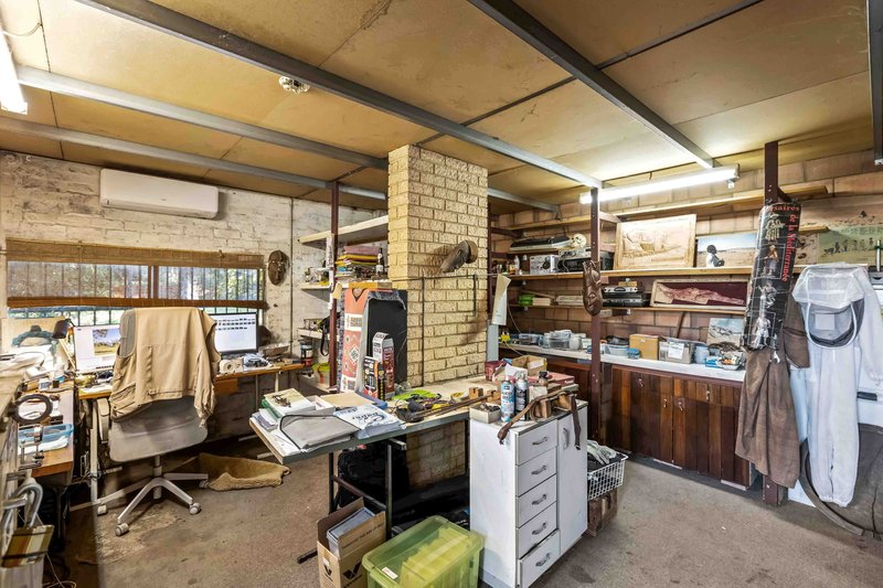 Photo - 11 Lee-Steere Drive, Mariginiup WA 6078 - Image 15