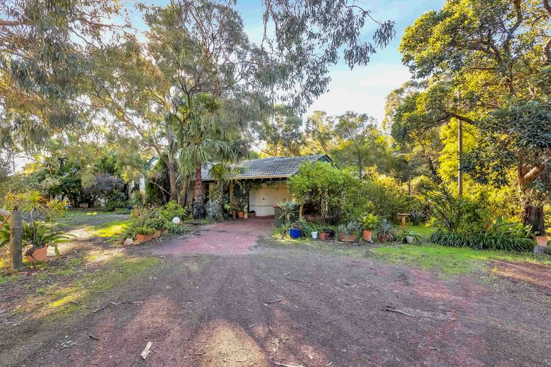 Photo - 11 Lee-Steere Drive, Mariginiup WA 6078 - Image 18