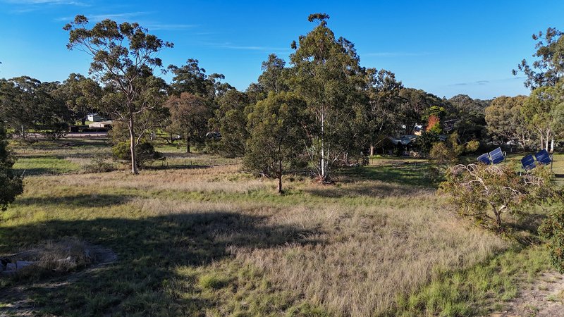 Photo - 11 Lee-Steere Drive, Mariginiup WA 6078 - Image 22