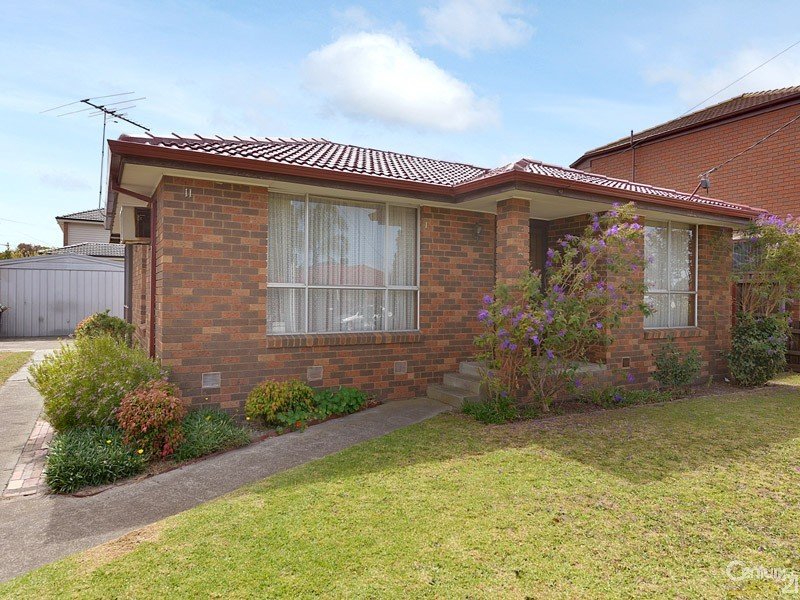 11 Leonard Close, Clarinda VIC 3169