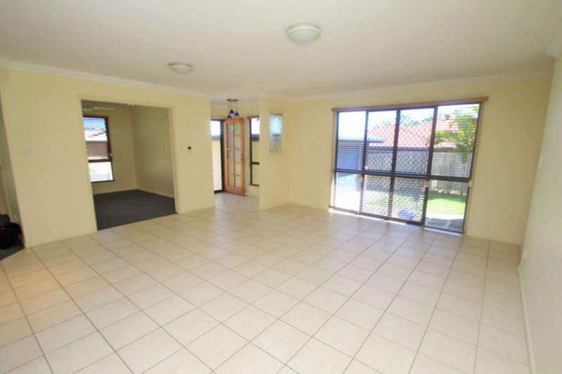 Photo - 11 Leonie Court, New Auckland QLD 4680 - Image 17