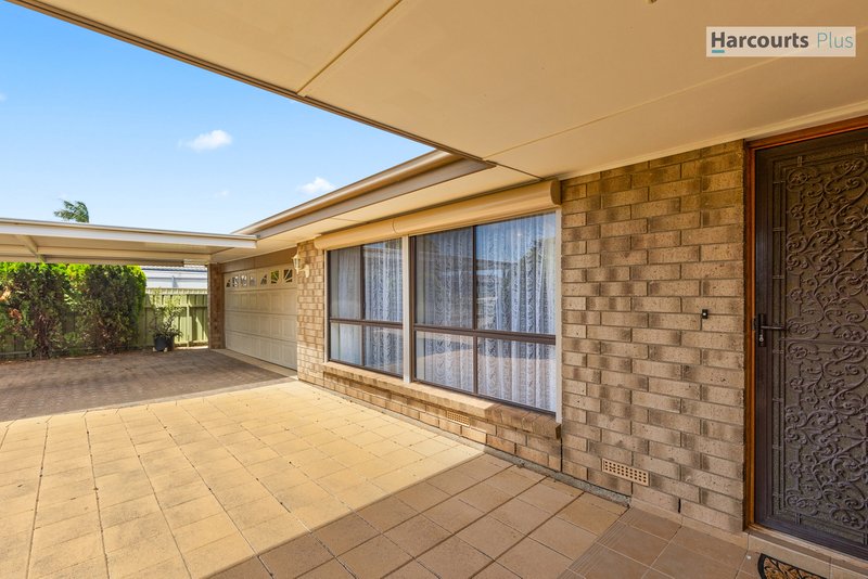 Photo - 11 Lepena Crescent, Hallett Cove SA 5158 - Image 3