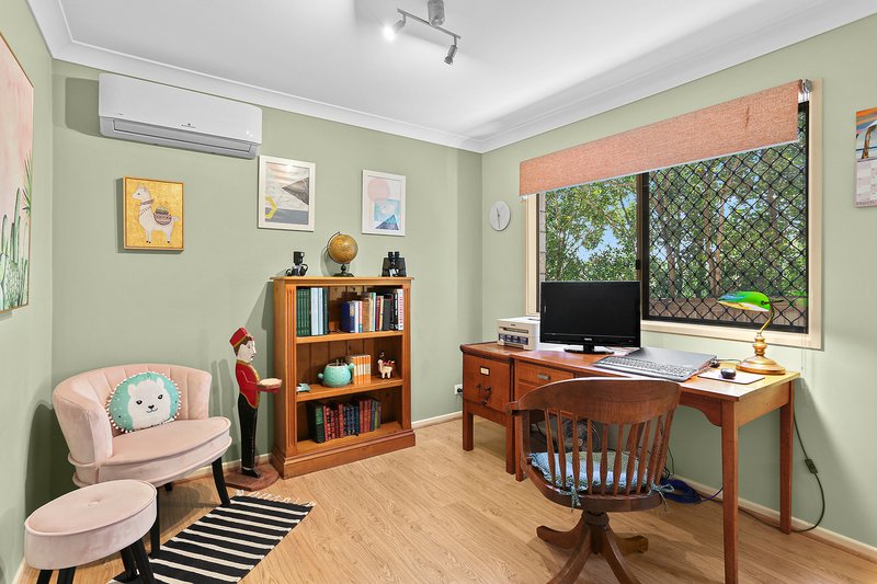 Photo - 11 Letitia Close, Wakerley QLD 4154 - Image 4