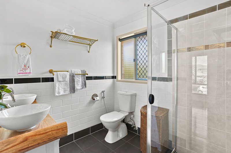 Photo - 11 Letitia Close, Wakerley QLD 4154 - Image 10
