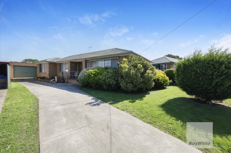 Photo - 11 Linacre Crescent, Gladstone Park VIC 3043 - Image 1