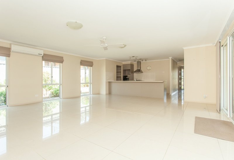 Photo - 11 Lindeman Grove, Cessnock NSW 2325 - Image 7