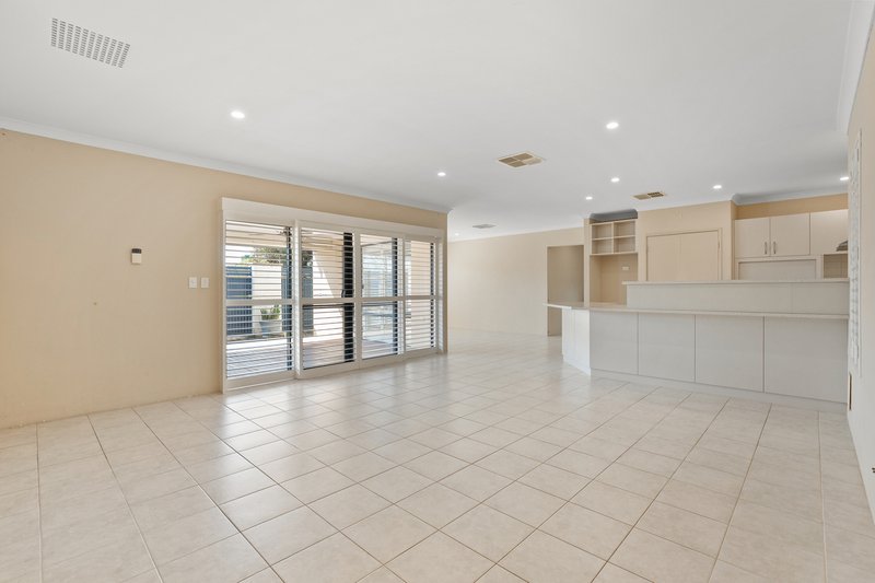 Photo - 11 Linott Close, Baldivis WA 6171 - Image 9