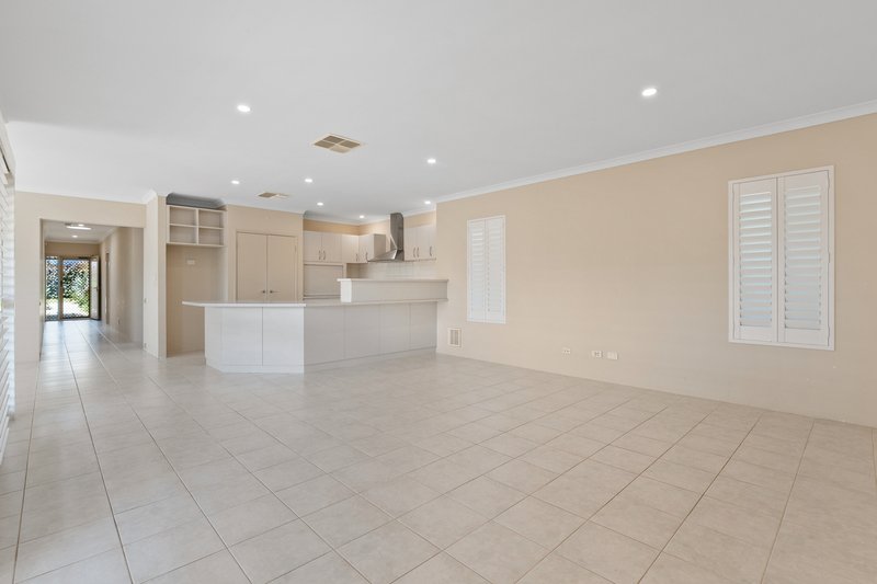 Photo - 11 Linott Close, Baldivis WA 6171 - Image 10