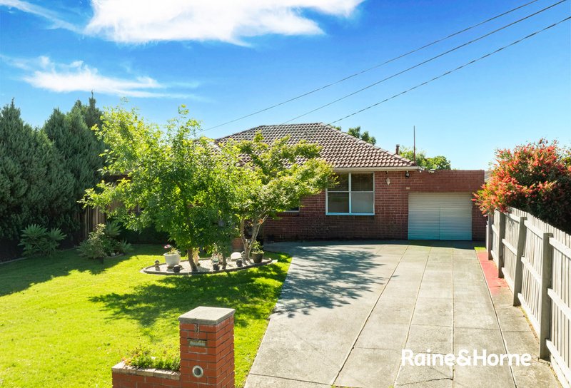 11 Liquidamber Avenue, Doveton VIC 3177