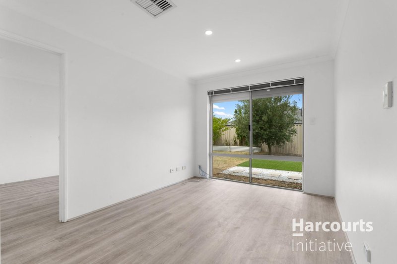 Photo - 11 Liriope Parkway, Sinagra WA 6065 - Image 14
