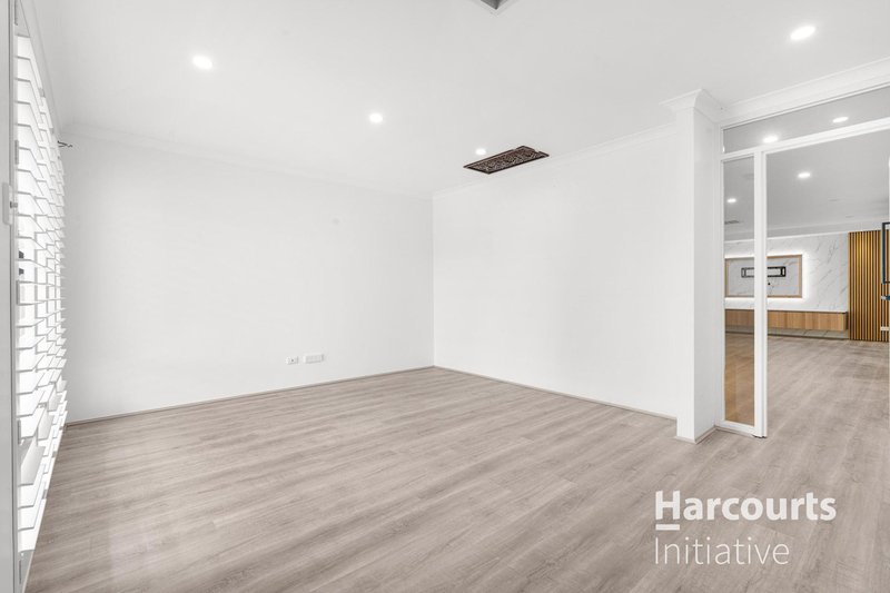 Photo - 11 Liriope Parkway, Sinagra WA 6065 - Image 15