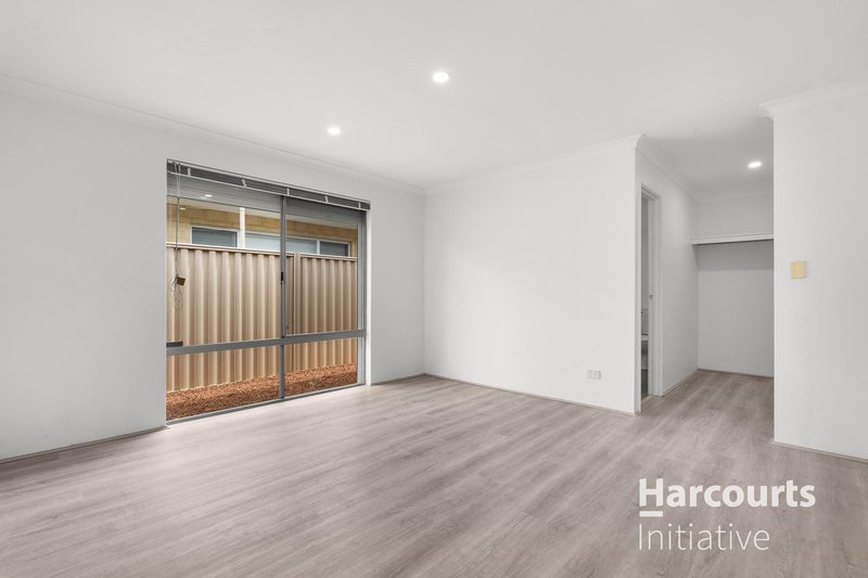 Photo - 11 Liriope Parkway, Sinagra WA 6065 - Image 16