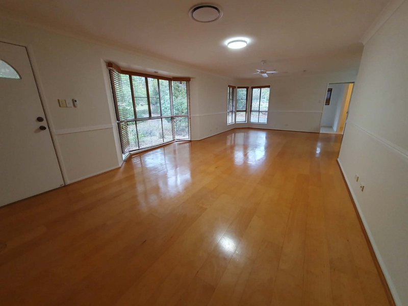Photo - 11 Littleton Drive, Highfields QLD 4352 - Image 3