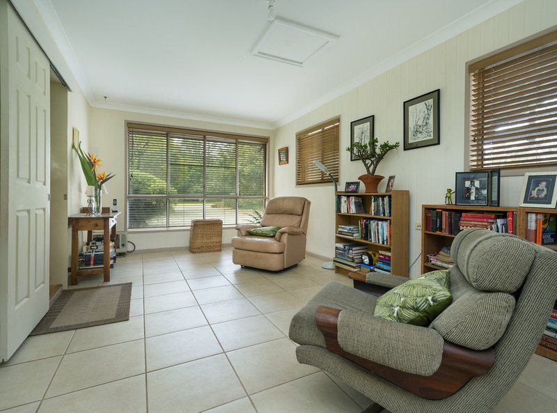 Photo - 11 Littleton Drive, Highfields QLD 4352 - Image 5