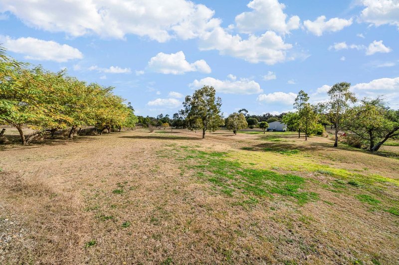 Photo - 11 Lobwein Street, Meringandan West QLD 4352 - Image 25