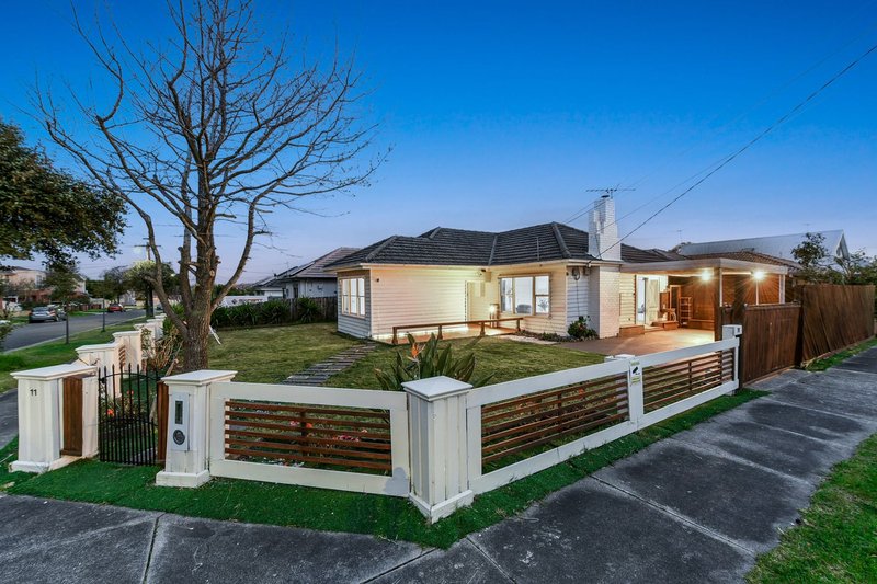 Photo - 11 Lockington Crescent, Dandenong VIC 3175 - Image 2