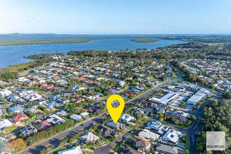 11 Lois Place, Redland Bay QLD 4165