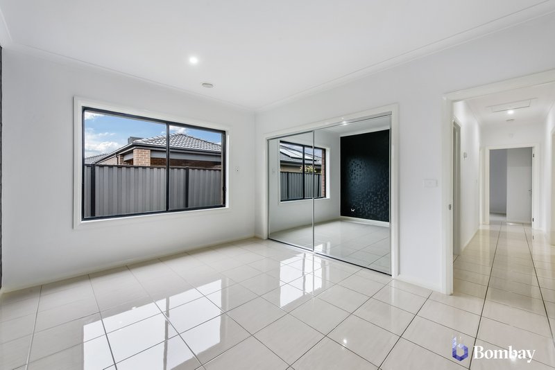 Photo - 11 Lombard Street, Roxburgh Park VIC 3064 - Image 13