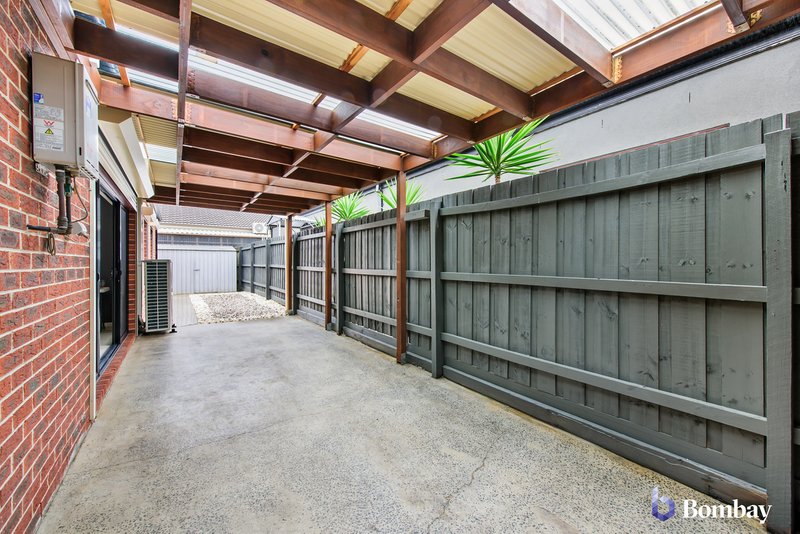 Photo - 11 Lombard Street, Roxburgh Park VIC 3064 - Image 15