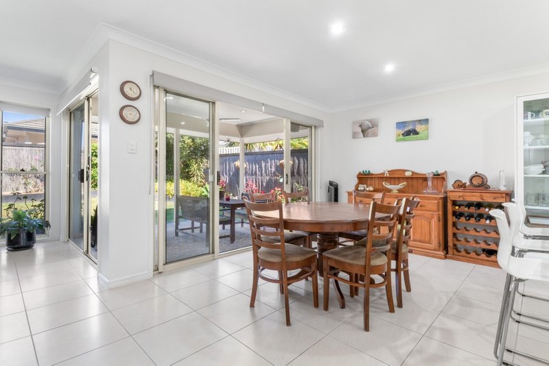 Photo - 11 Lomond Street, North Lakes QLD 4509 - Image 3