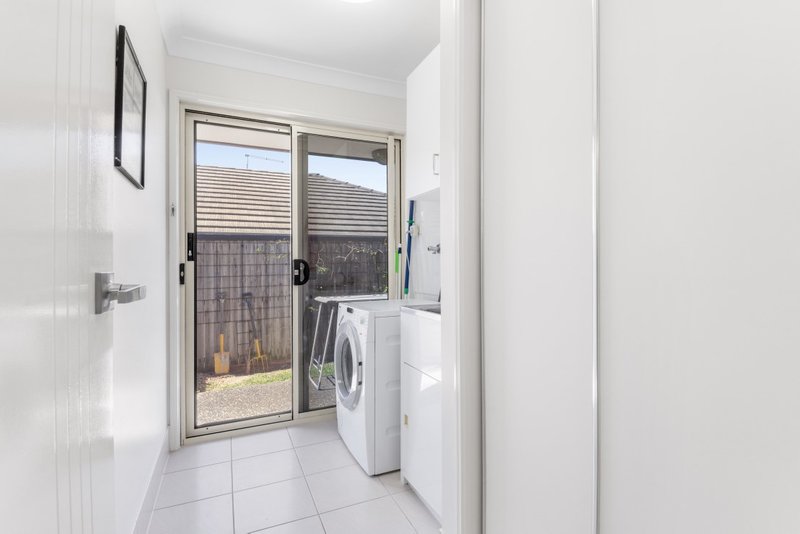 Photo - 11 Lomond Street, North Lakes QLD 4509 - Image 17