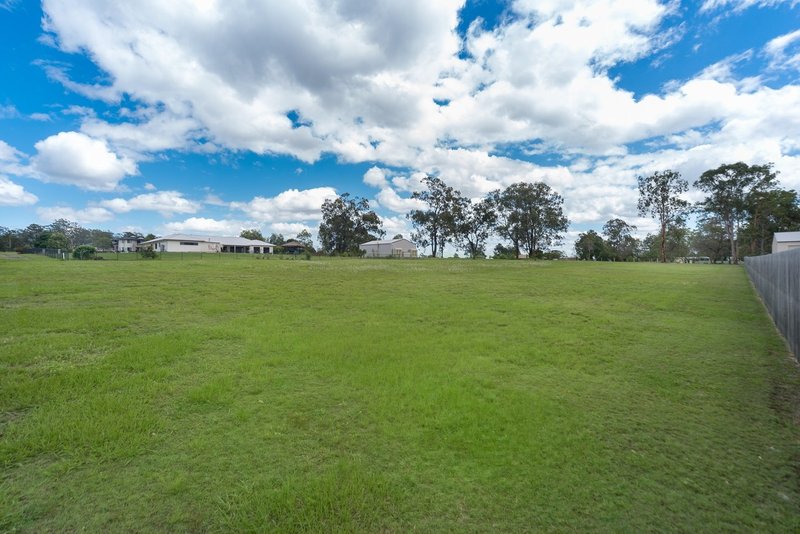 Photo - 11 Longbow Crescent, Forestdale QLD 4118 - Image 4