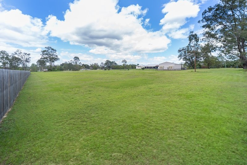 Photo - 11 Longbow Crescent, Forestdale QLD 4118 - Image 5