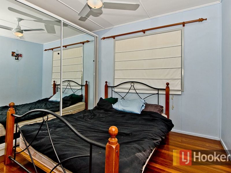 Photo - 11 Lord Byron Parade, Strathpine QLD 4500 - Image 6