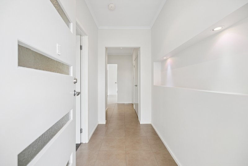 Photo - 11 Lorentz Court, Mawson Lakes SA 5095 - Image 2