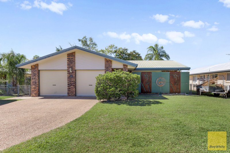 Photo - 11 Louisa Court, Emerald QLD 4720 - Image 1