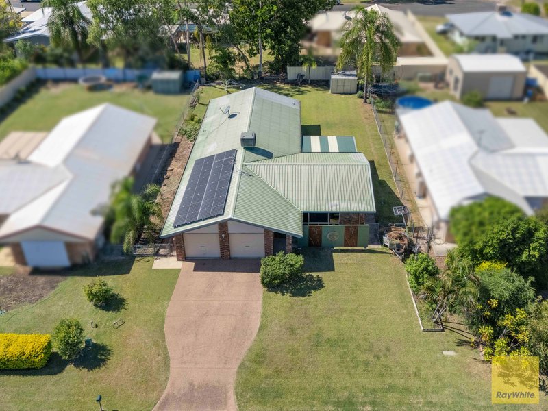 Photo - 11 Louisa Court, Emerald QLD 4720 - Image 2
