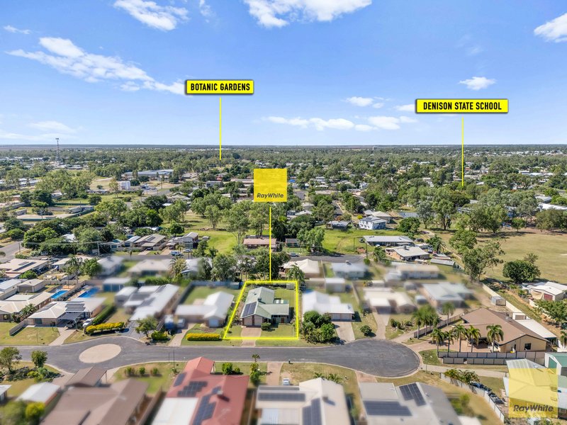 Photo - 11 Louisa Court, Emerald QLD 4720 - Image 3