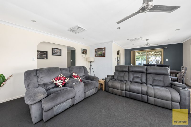 Photo - 11 Louisa Court, Emerald QLD 4720 - Image 4