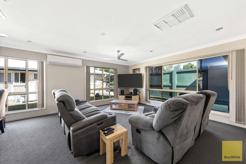Photo - 11 Louisa Court, Emerald QLD 4720 - Image 5