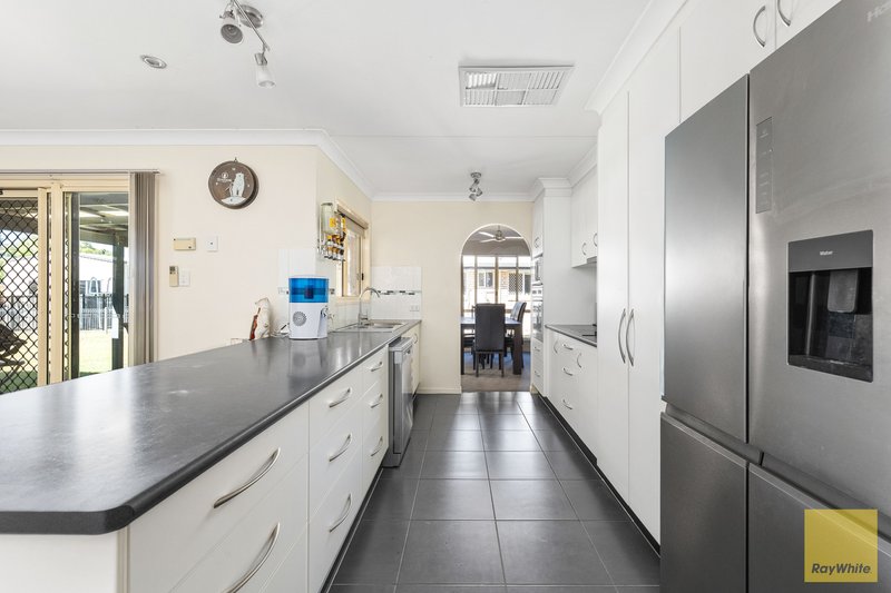 Photo - 11 Louisa Court, Emerald QLD 4720 - Image 6