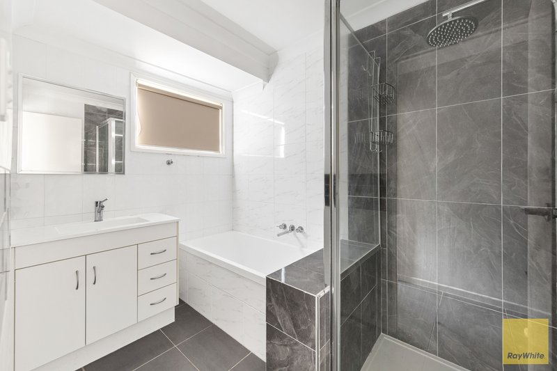 Photo - 11 Louisa Court, Emerald QLD 4720 - Image 17