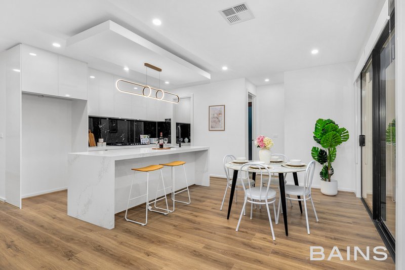Photo - 11 Lowe Drive, Doreen VIC 3754 - Image 2