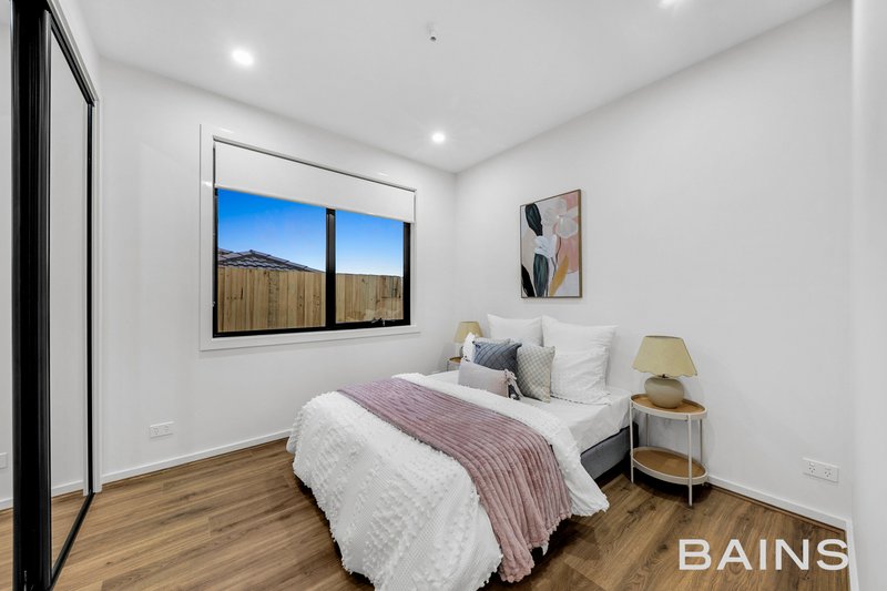 Photo - 11 Lowe Drive, Doreen VIC 3754 - Image 9