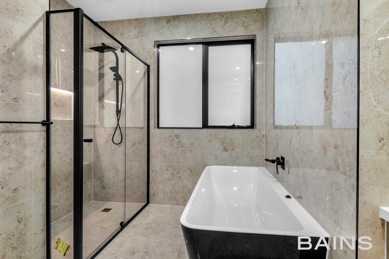 Photo - 11 Lowe Drive, Doreen VIC 3754 - Image 16