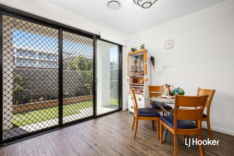 Photo - 11 Luckman Glade, Marsden Park NSW 2765 - Image 3