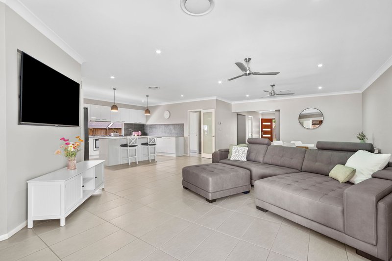 Photo - 11 Ludlow Crescent, Ormeau Hills QLD 4208 - Image 5