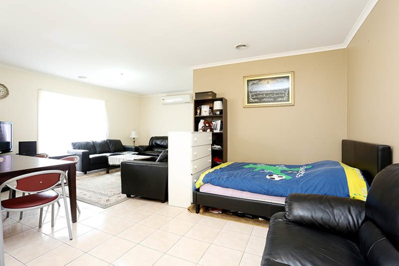 Photo - 1/1 Lugano Street, Lalor VIC 3075 - Image 4