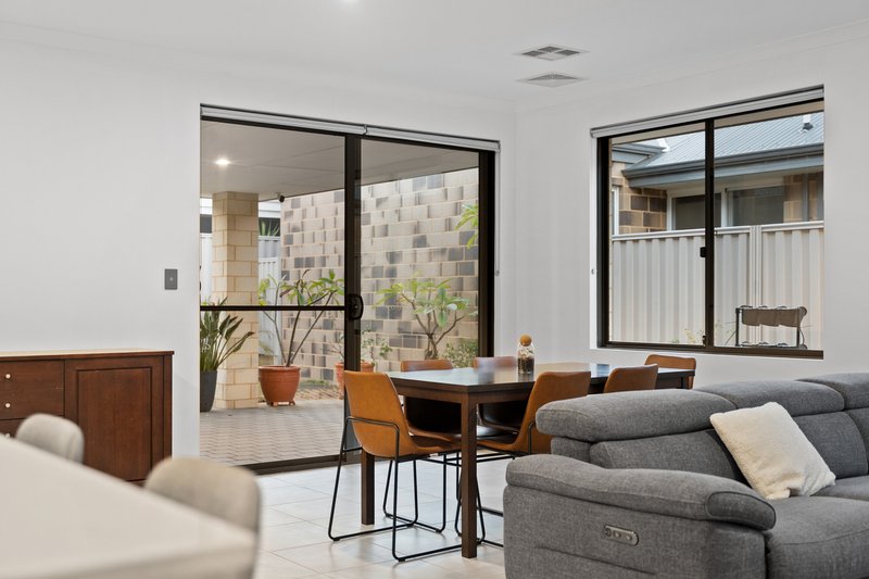 Photo - 11 Lumber Way, Baldivis WA 6171 - Image 14